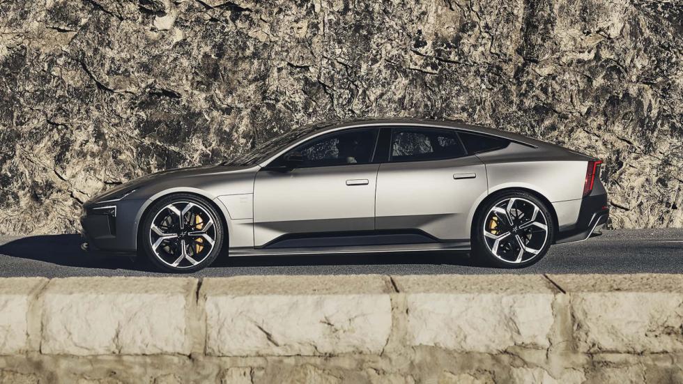 Το νέο Polestar 5 έφτασε με 884 άλογα και 670 χιλιόμετρα αυτονομία